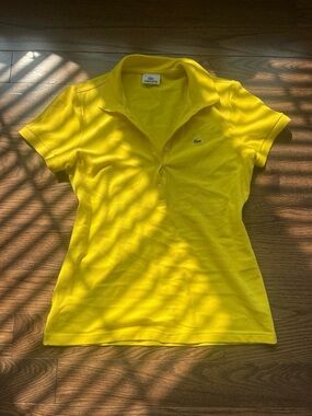 2000’s y2k lacoste baggy/fitted yellow button up polo
